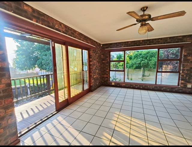 3 BEDROOM HOUSE FOR SALE IN WAVECREST